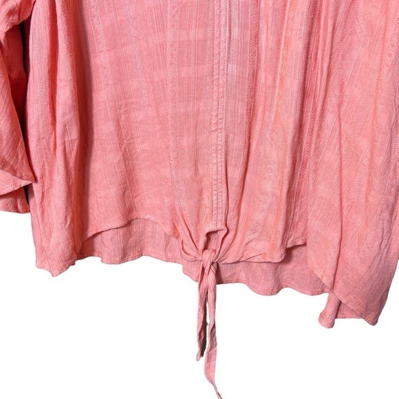 Torrid Coral Textured Woven Tie Front Bell Sleeve‎ V Neck Top 4X - Picture 2 of 7